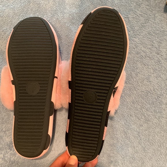Victoria’s Secret slippers size medium. - Picture 3 of 4